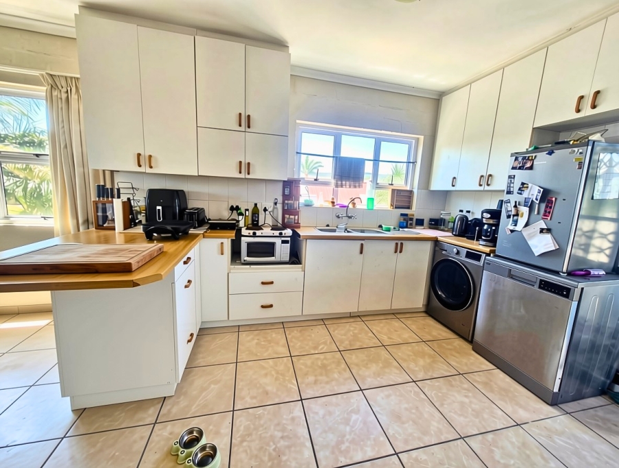 To Let 2 Bedroom Property for Rent in Bothasig Western Cape